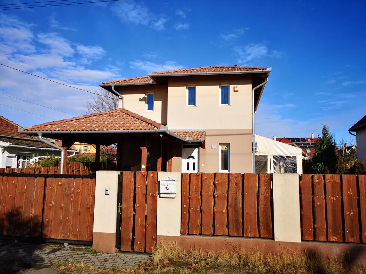 Airport Road/Repter Koezeli Haz Privat Parkoloval Apartment บูดาเปสต์ ภายนอก รูปภาพ